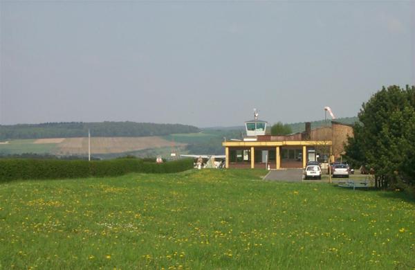  Sportflugplatz von Unterschüpft