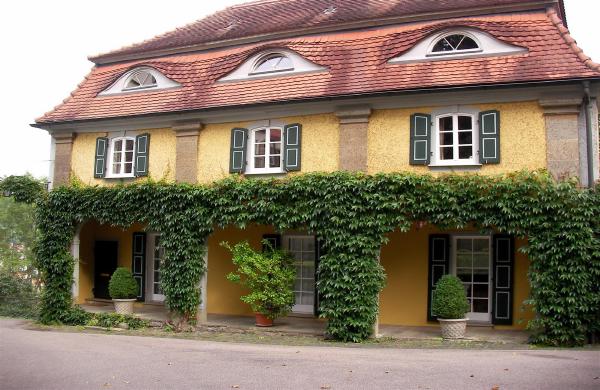  Schloss Haltenbergstetten