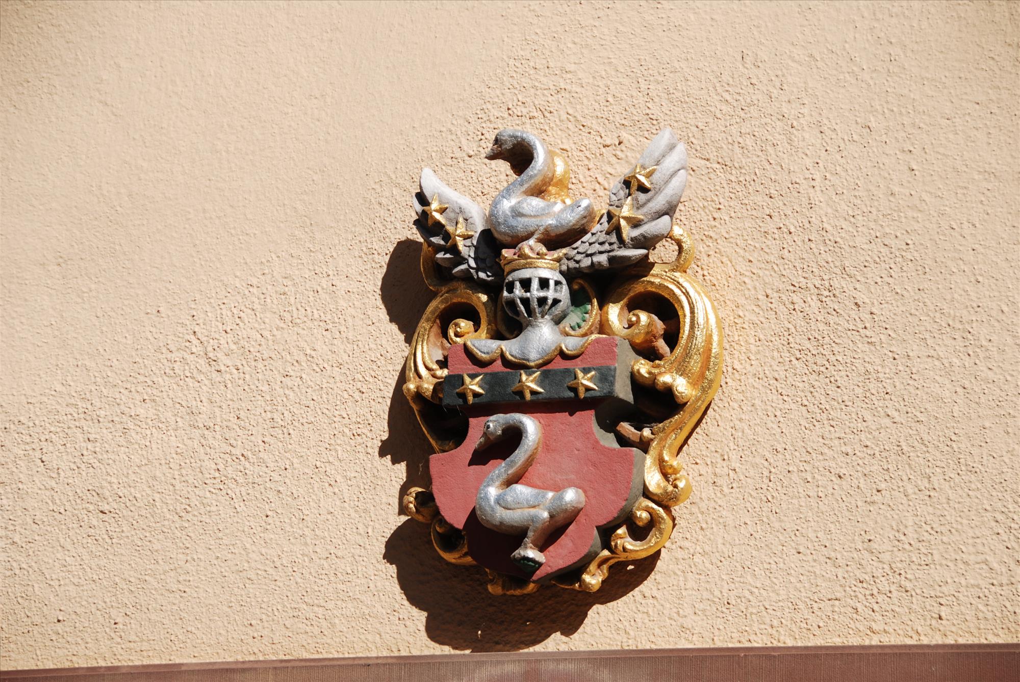 Angeltürn Dienheimisches Schloesschen - 2 Wappen